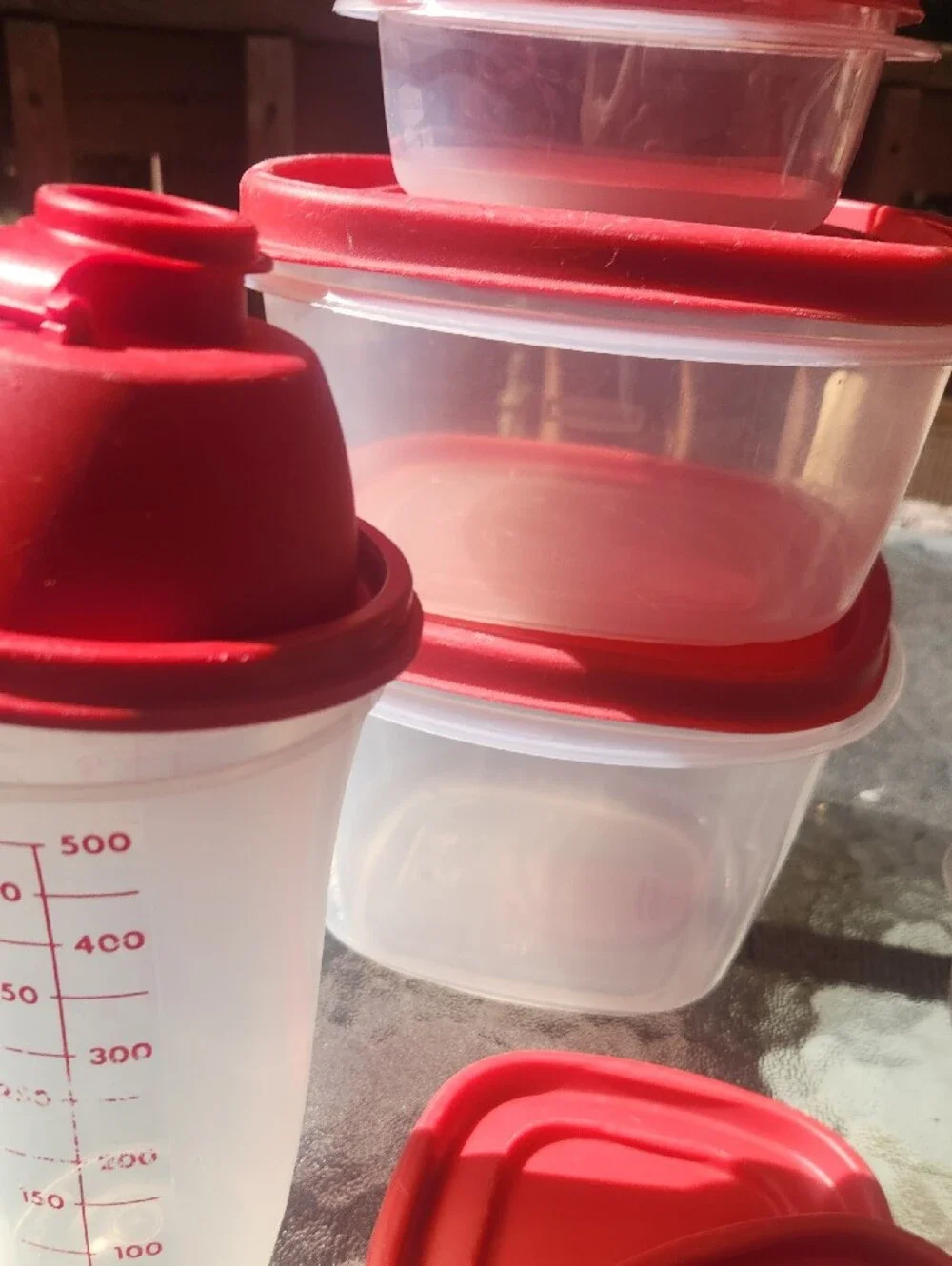 Rubbermaid Easy Find Lids Red Food Storage Container & Shaker Bottle Lot